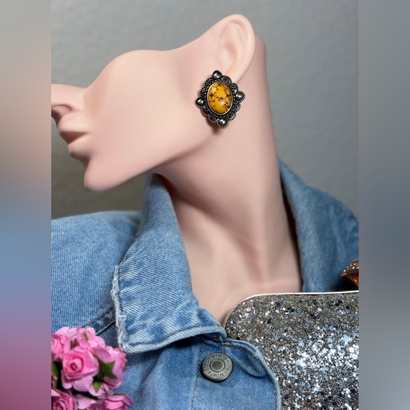 🔥 Western Yellow Ornament Earrings  💫 - Picture 5 of 6